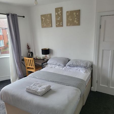Petals Rm Otel Leeds  Dış mekan fotoğraf