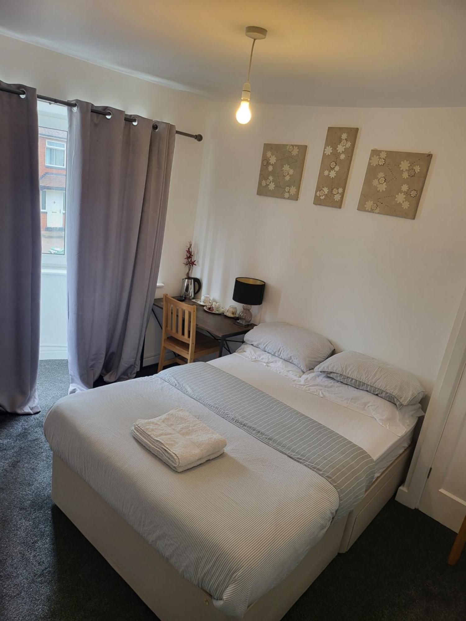 Petals Rm Otel Leeds  Dış mekan fotoğraf